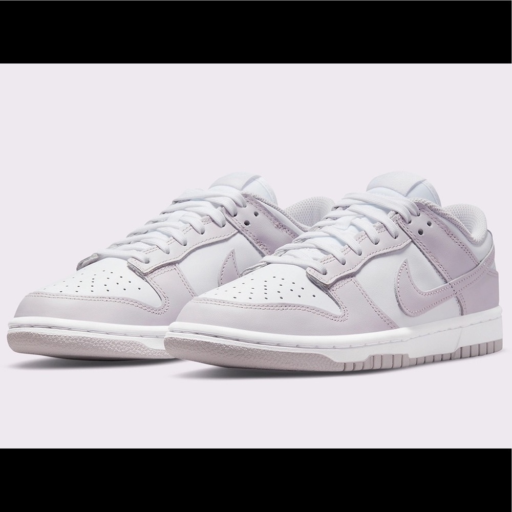 Nike Dunk Low Sneakers